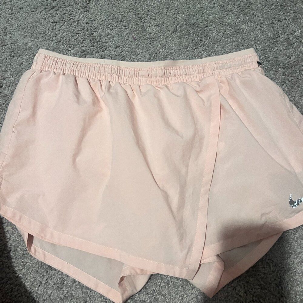 Nike medium‎ pink shorts/skort